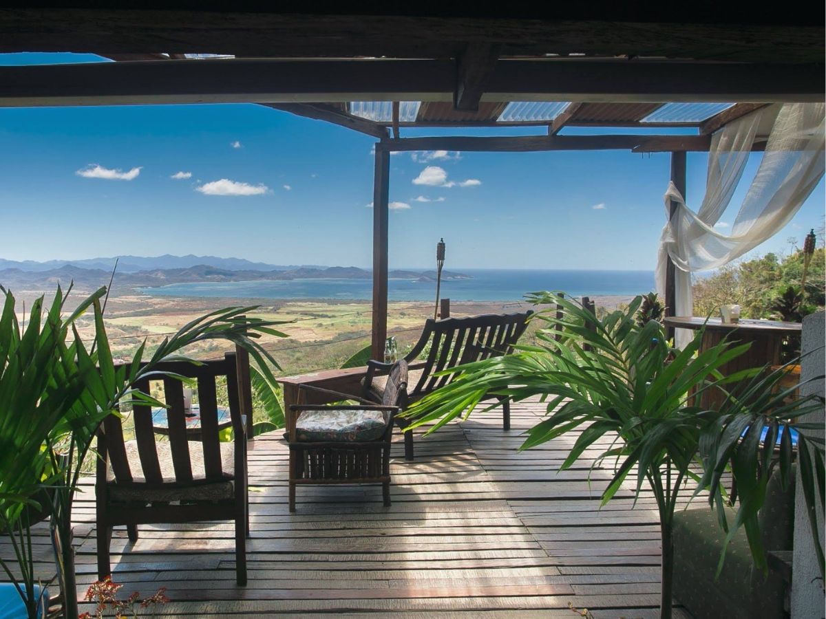 En el extremo norte de Guanacaste, donde el sol parece brillar con más fuerza y el mar se funde con el horizonte en tonos turquesa, se esconde el cantón de La Cruz, un destino que hoy emerge como el nuevo secreto natural de Costa Rica.