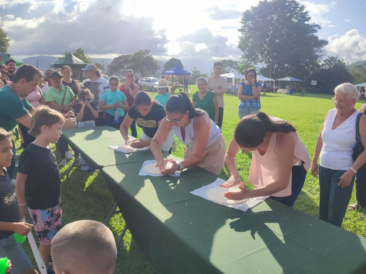 Turrialba abrirá sus puertas para recibir a cientos de visitantes durante el Festival de Turismo Turrialba 2025, una celebración que recorrerá comunidades como Aquiares, Guayabo, Santa Cruz, Sitio Mata y Tuis, del 26 al 28 de setiembre.