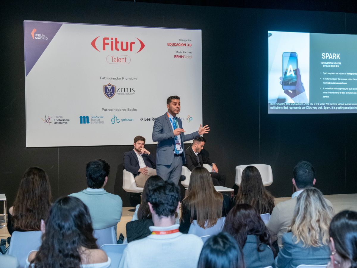 La sección, organizada por FITUR junto a RRHHDigital y con el patrocinio de Randstad, diseña una programación para abordar los desafíos del empleo y la gestión de personas en el sector turístico