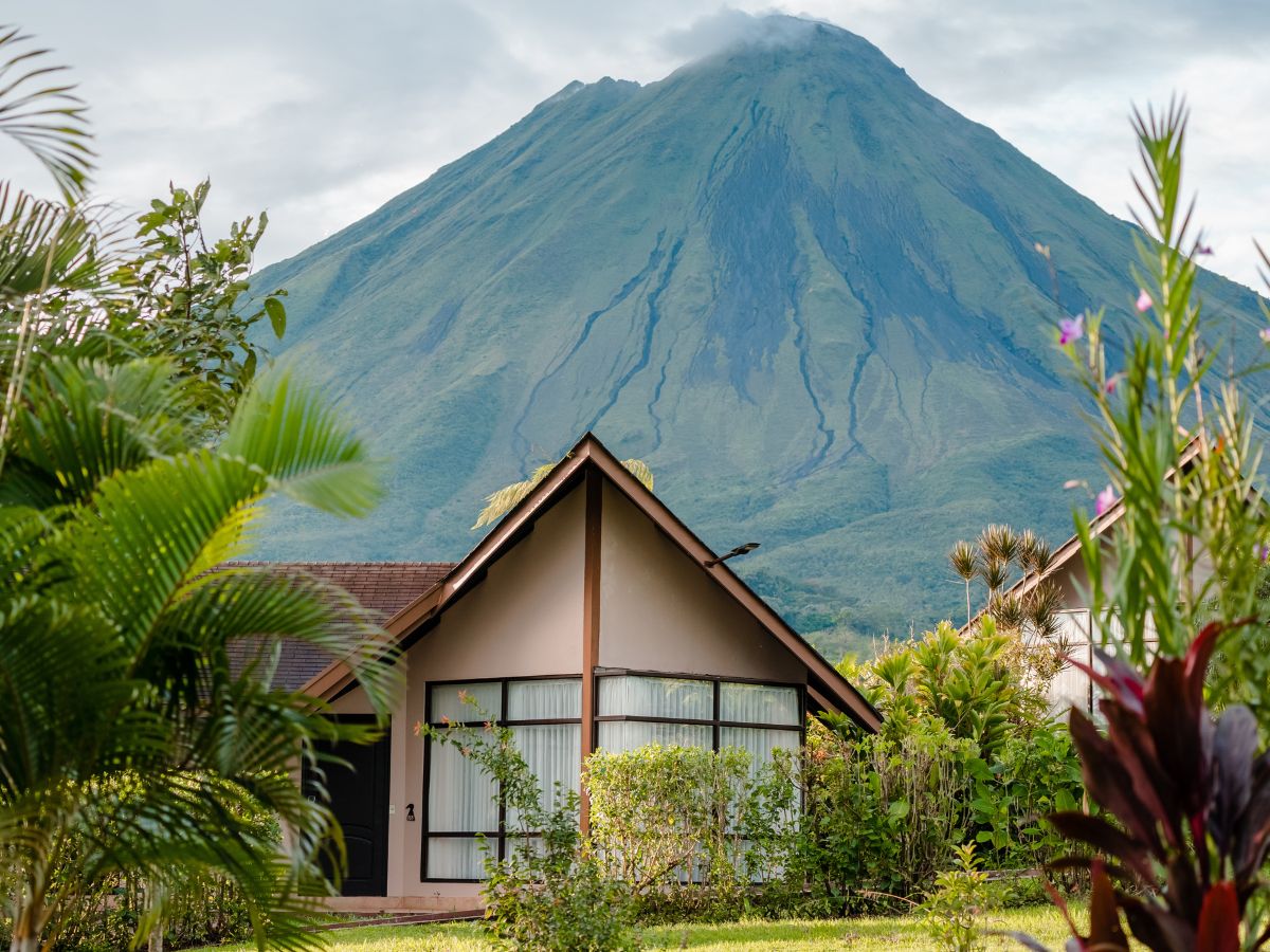 Costa Rica experimenta una recuperación sostenida en la llegada de visitantes post-pandemia y este hotel en la Fortuna de San Carlos aprovecha las tendencias mundiales para aumentar su visitación.