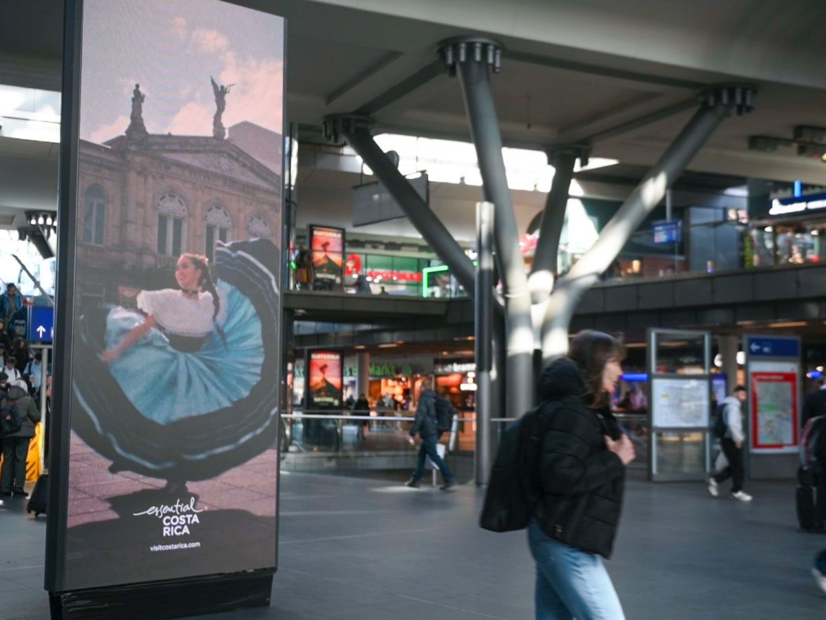 Con la activación de pantallas electrónicas interactivas en la Gran Estación Central de Berlín, Alemania inició oficialmente la ejecución de la campaña “Empieza a Vivir, Pura Vida” del ICT en medios europeos de alto impacto.