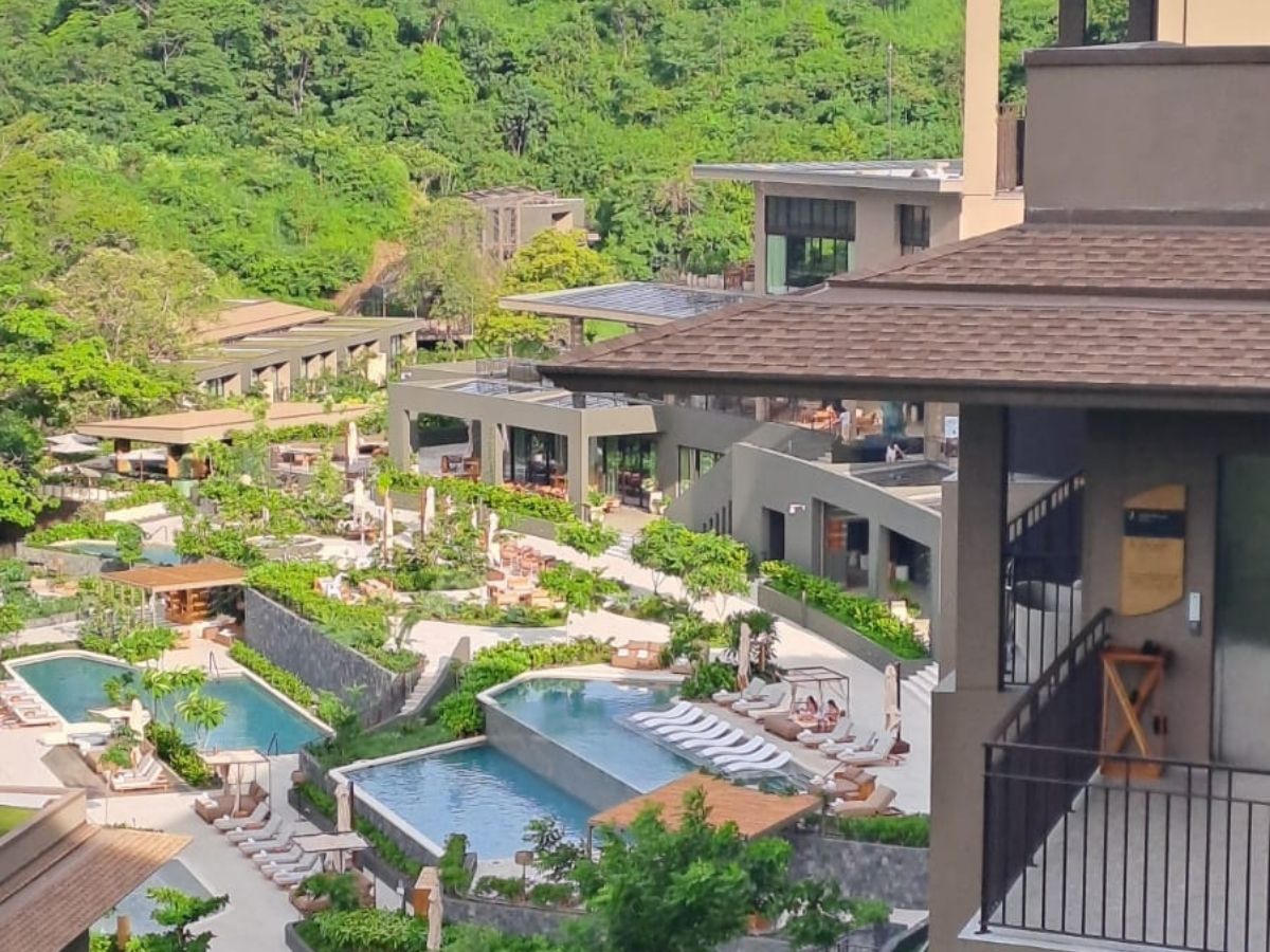Con más de 360 empleos directos, el Waldorf Astoria Costa Rica abre oficialmente sus puertas en Punta Cacique, Guanacaste, uniendo el lujo icónico de la marca con la identidad guanacasteca y marcando un nuevo capítulo para el turismo de alto nivel en la región.