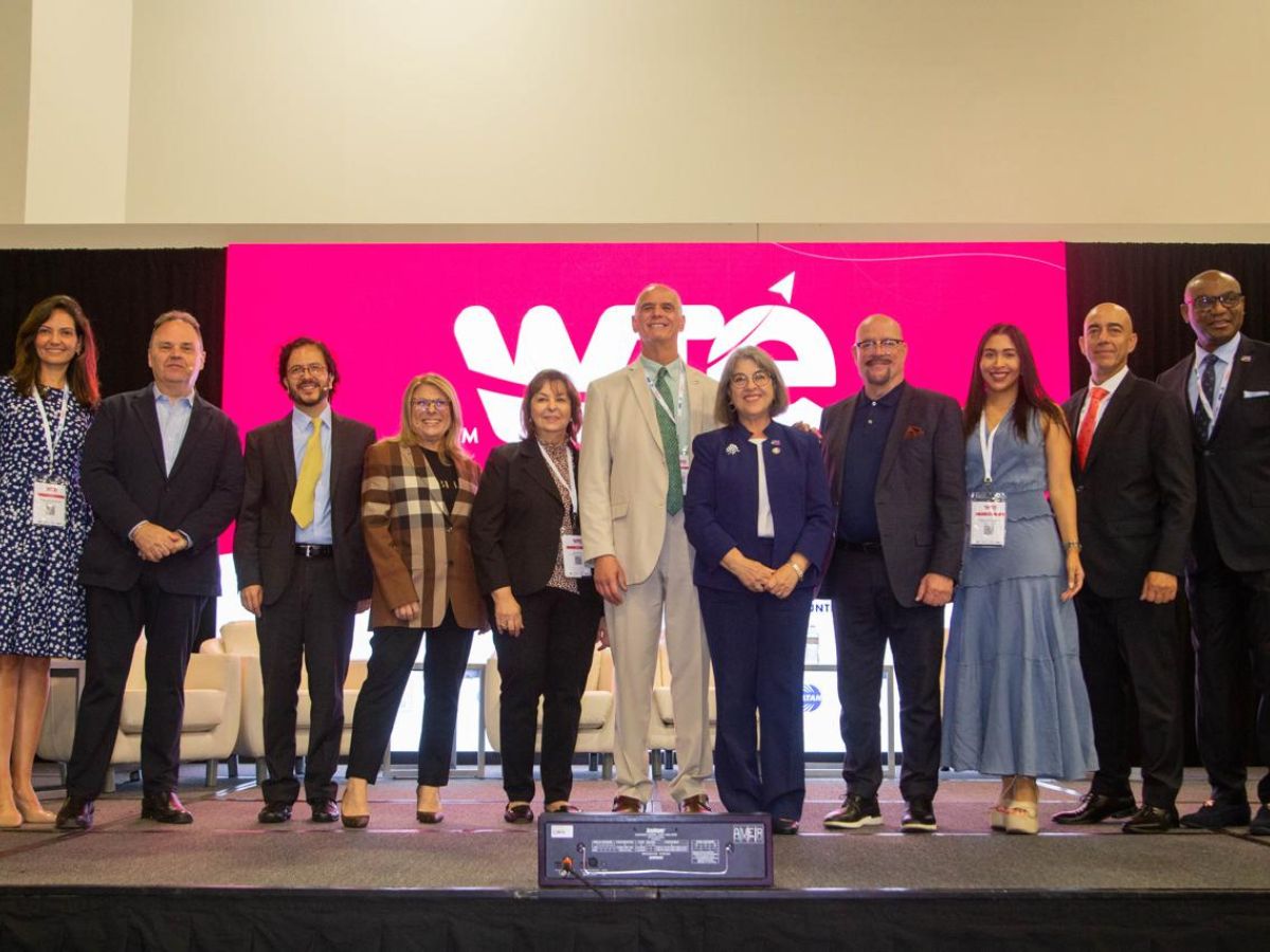 WTE Miami 2025 se celebrará los días 17 y 18 de septiembre, posicionándose nuevamente como el centro del turismo internacional en EE.UU. Bajo el lema “WTE Miami: The U.S. & International Travel Market”, el evento se consolida como una plataforma estratégica que conecta a profesionales del turismo, destinos, y proveedores con los principales compradores del mercado estadounidense.