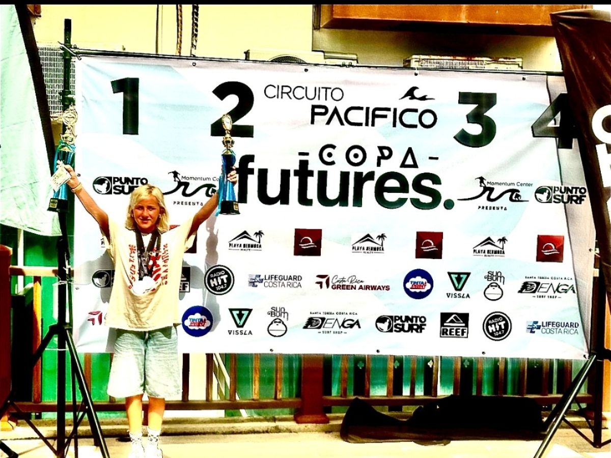 Cienna Jo llega a la cima del surf por partida doble