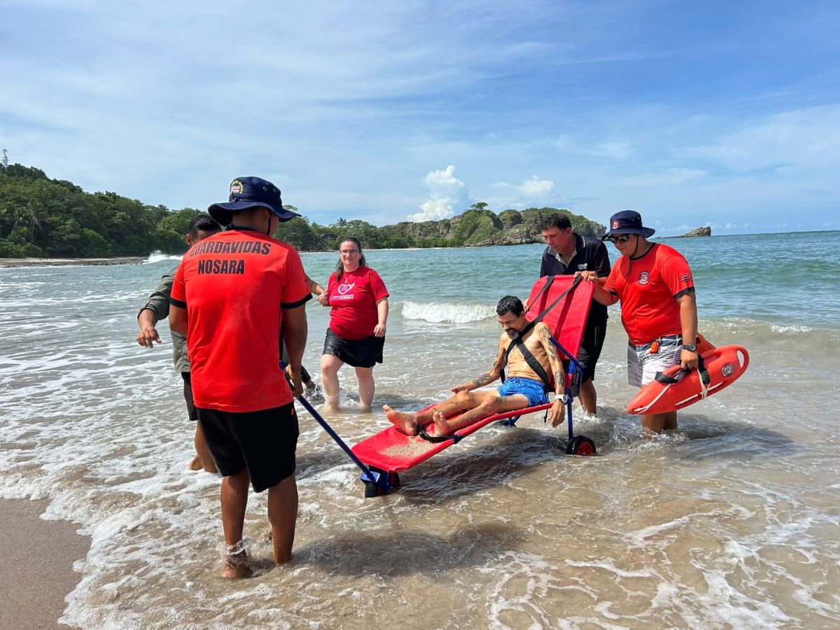 La accesibilidad y el turismo para todas las personas llega a Playa Pelada de Guiones, Nosara