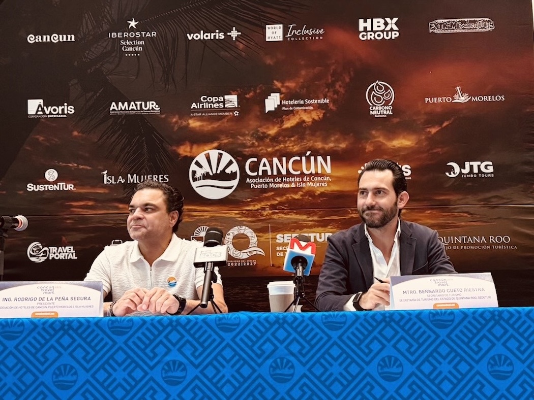 Ing. Rodrigo de la Peña, Presidente AHCPPIM y Mtro. Bernardo Cueto, Secretario de Turismo , SEDETUR